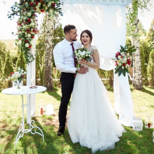 Best Wedding Flowers for Every Budget: Wholesale Guide for UAE Wedding Florists